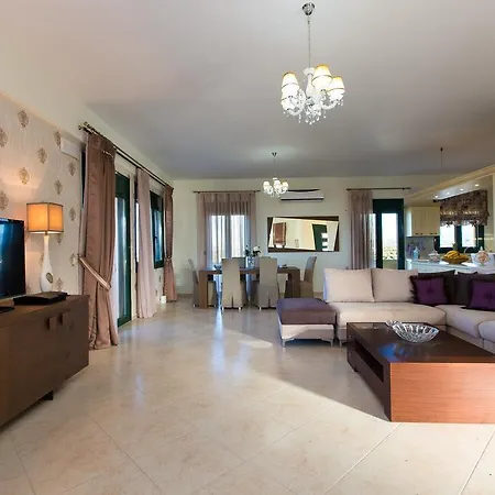 别墅 Diamantis Villa, Serene Oasis With Seaviews, By Thinkvilla *