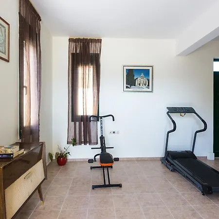 Diamantis Villa, Serene Oasis With Seaviews, By Thinkvilla Adelianos Kampos