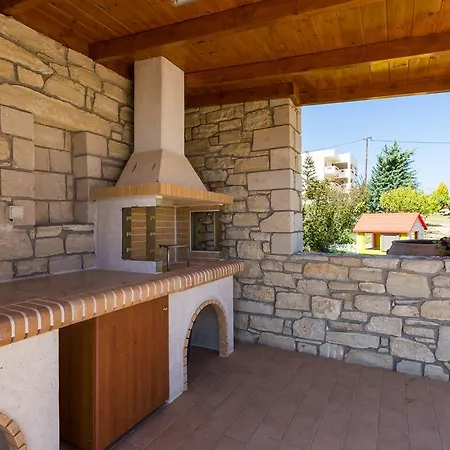 Villa Diamantis Villa, Serene Oasis With Seaviews, By Thinkvilla Adelianos Kampos